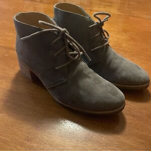 Clarks Originals High Heeled Desert Booties Womens Size 8M EUR‎ 39 Suede Lace Up
